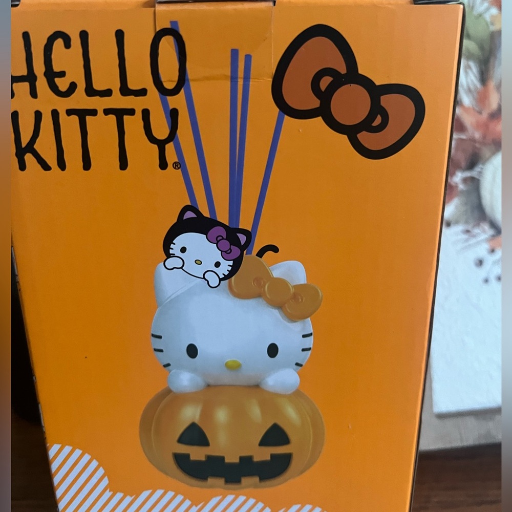 Hello Kitty Pumpkin 🎃 Ceramic Reed Diffuser NIB - Picture 4 of 4